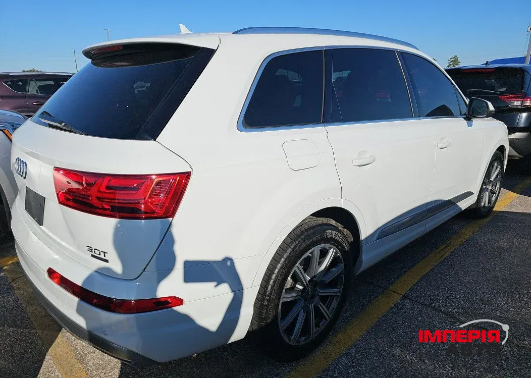 Audi Q7 - фото 4
