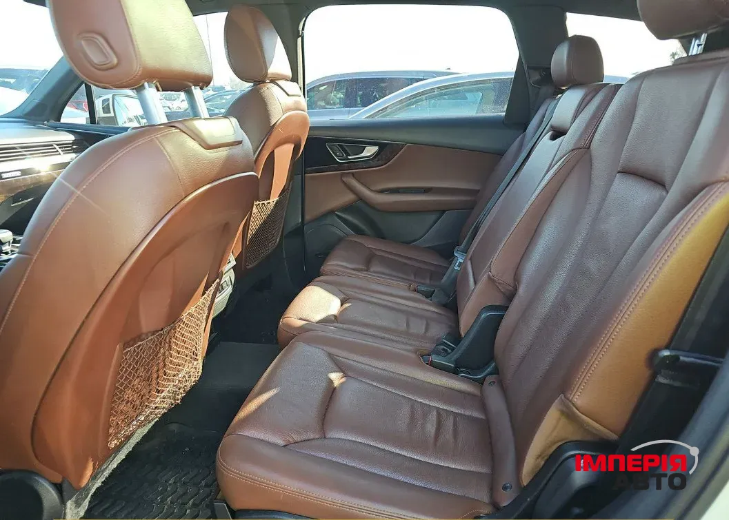 Audi Q7 - фото 10