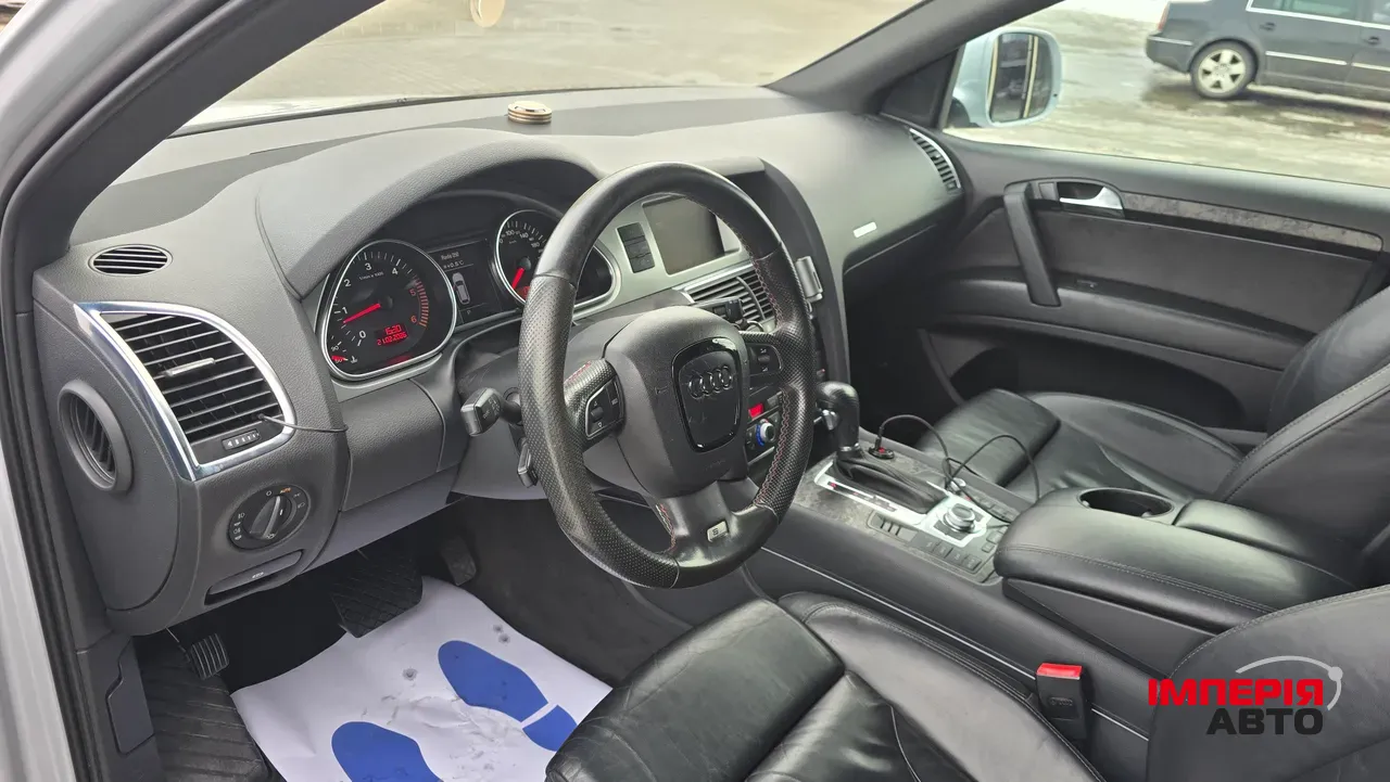 Audi Q7 - фото 17