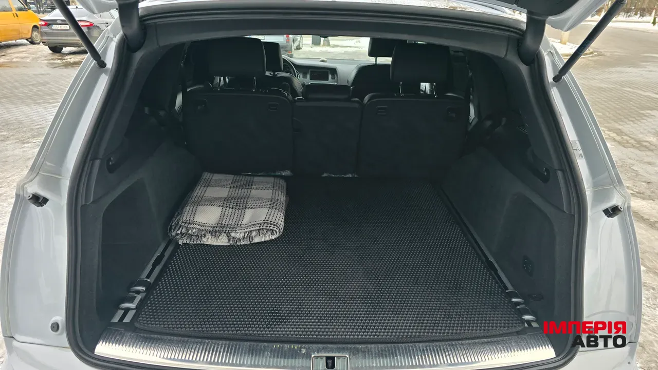 Audi Q7 - фото 19