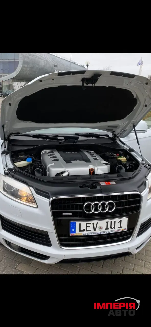 Audi Q7 - фото 22