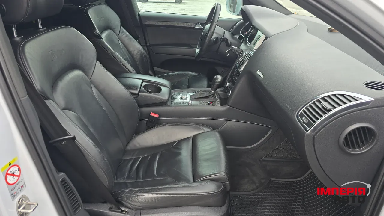 Audi Q7 - фото 10