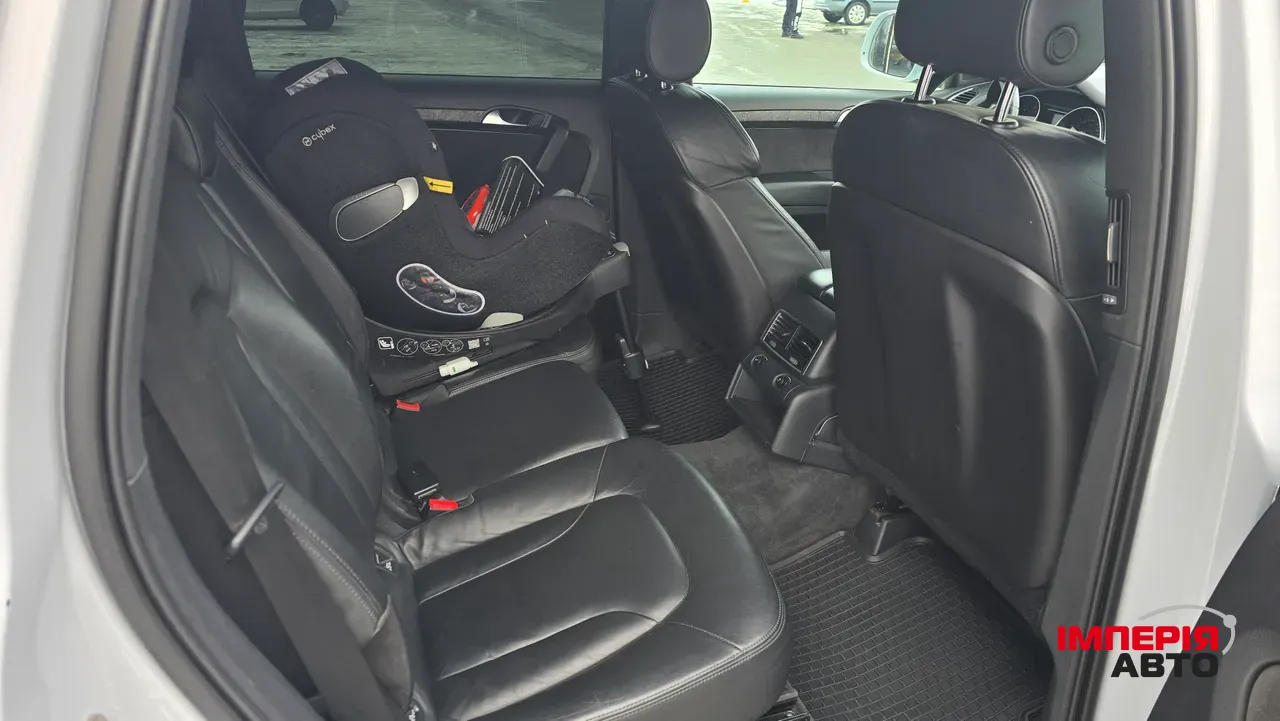 Audi Q7 - фото 11