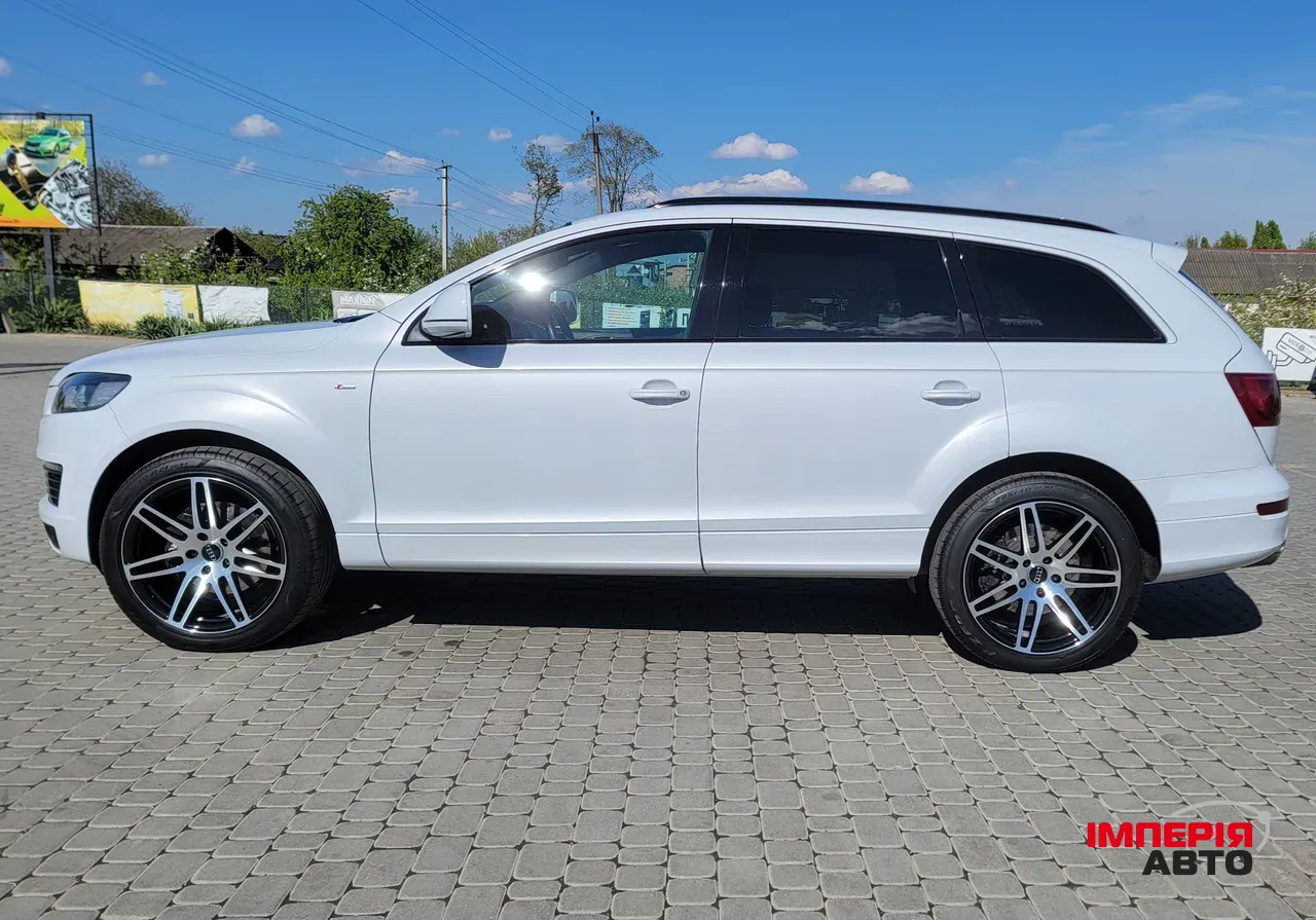 Audi Q7 - фото 18