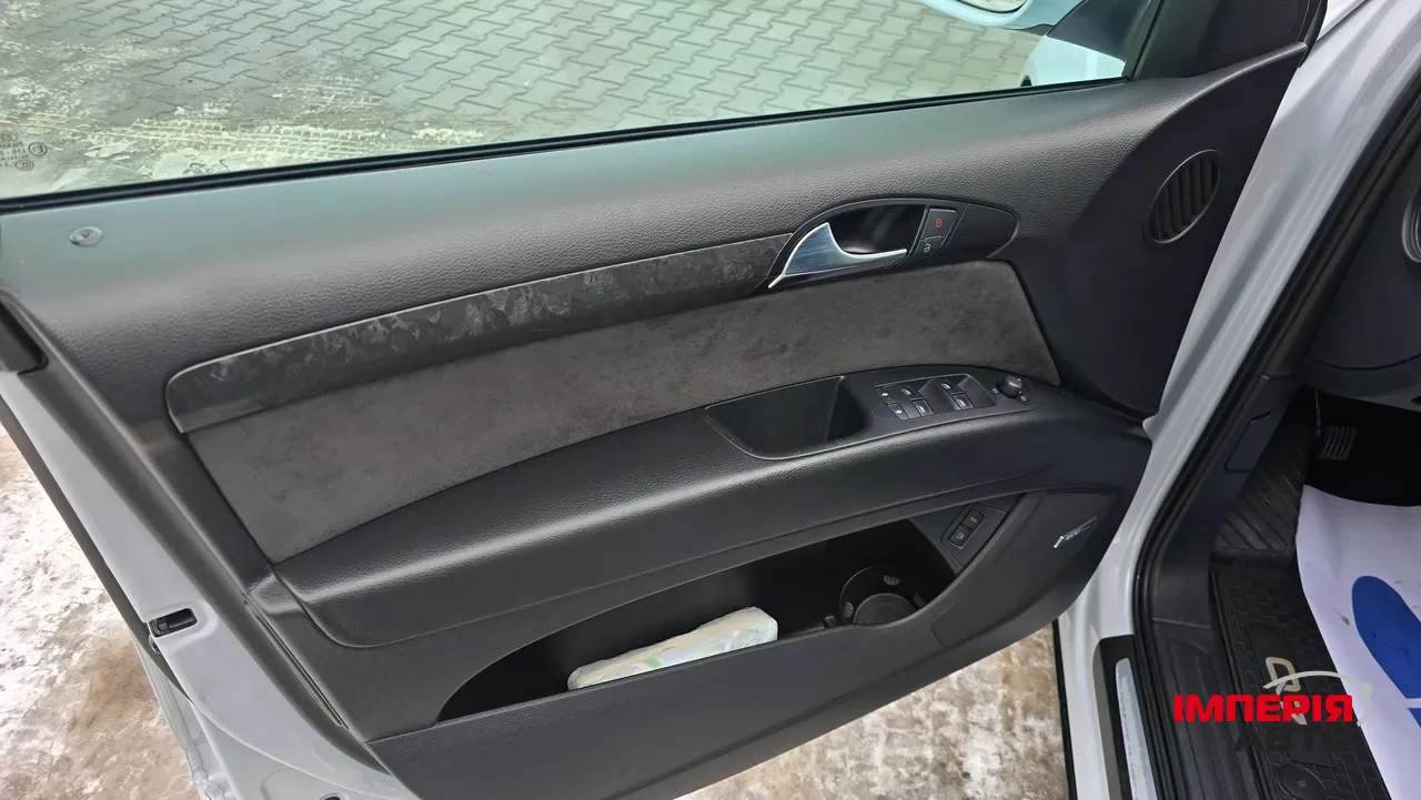 Audi Q7 - фото 16