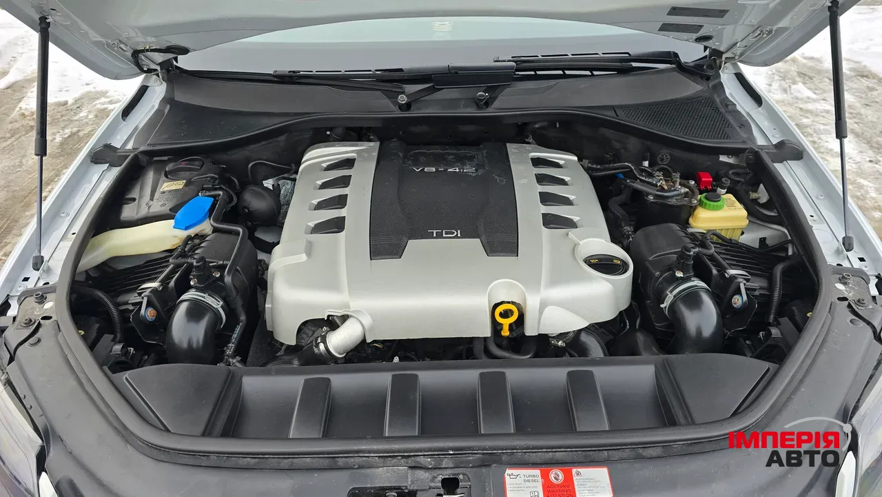 Audi Q7 - фото 8