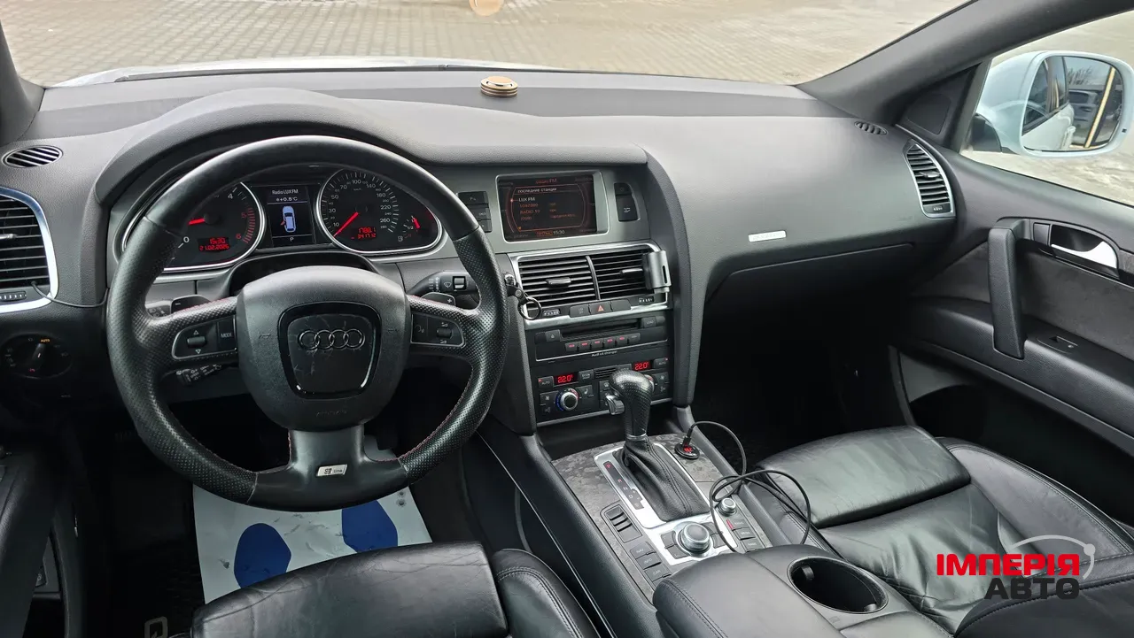 Audi Q7 - фото 13