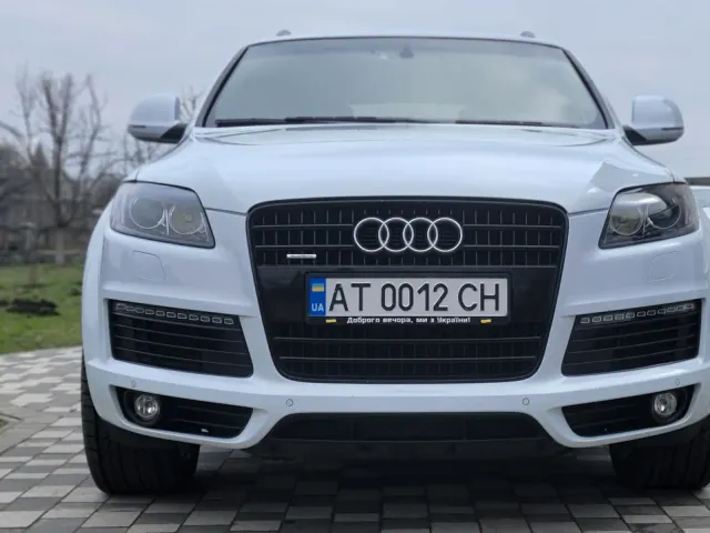 Audi Q7 - фото 1