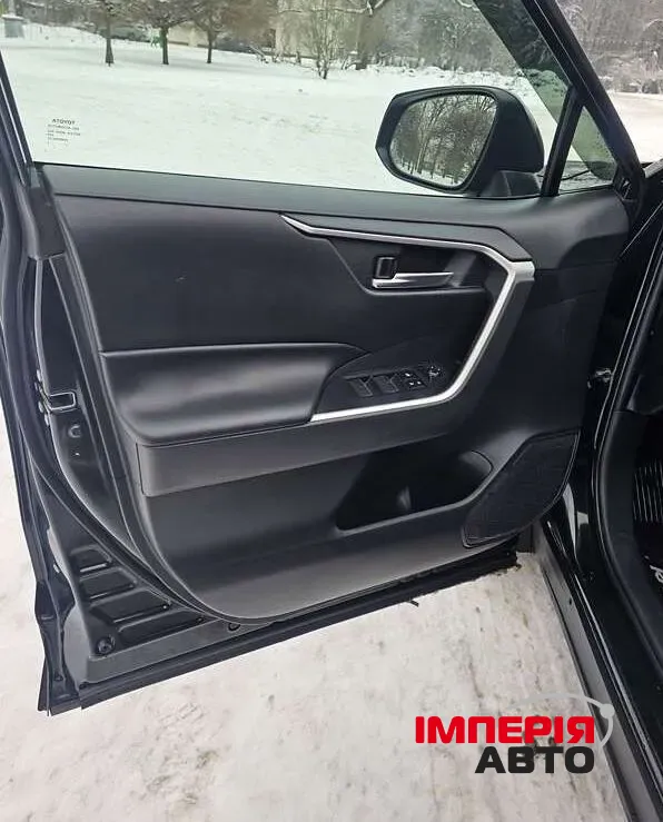 Toyota RAV4 - фото 13