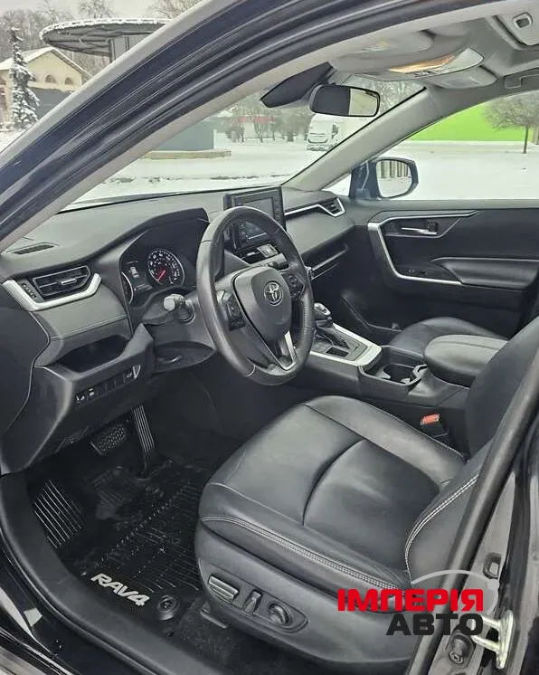 Toyota RAV4 - фото 12