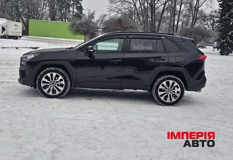 Toyota RAV4 - фото 10