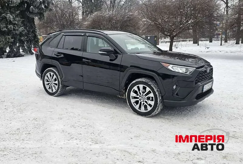 Toyota RAV4 - фото 2