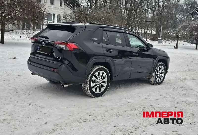 Toyota RAV4 - фото 9