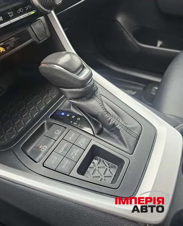 Toyota RAV4 - фото 14