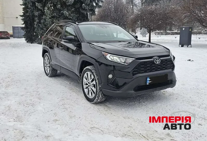 Toyota RAV4 - фото 7