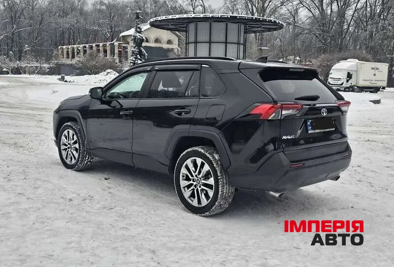 Toyota RAV4 - фото 6