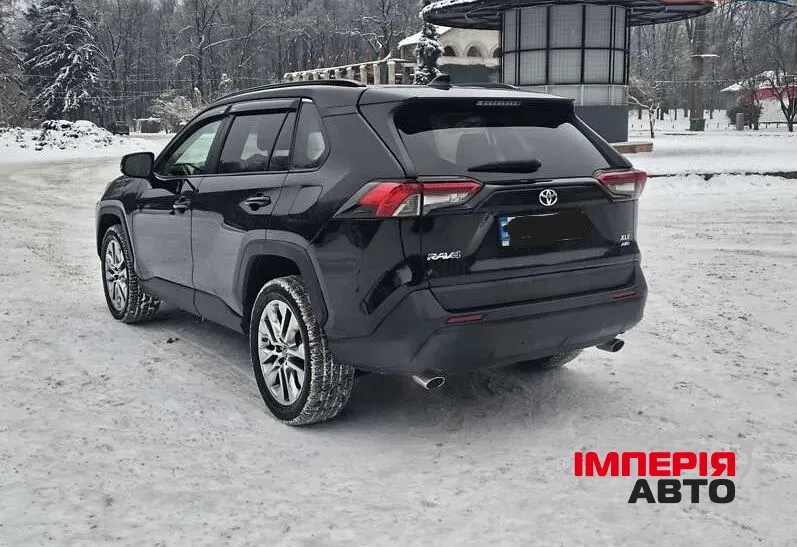 Toyota RAV4 - фото 5
