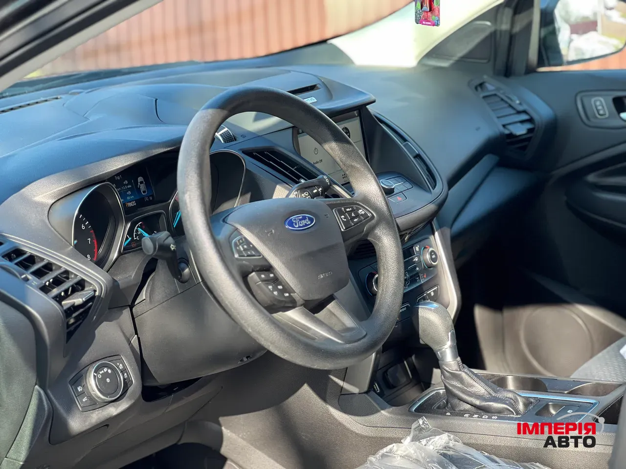 Ford Escape - фото 8