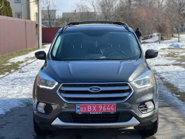 Ford Escape - фото 1