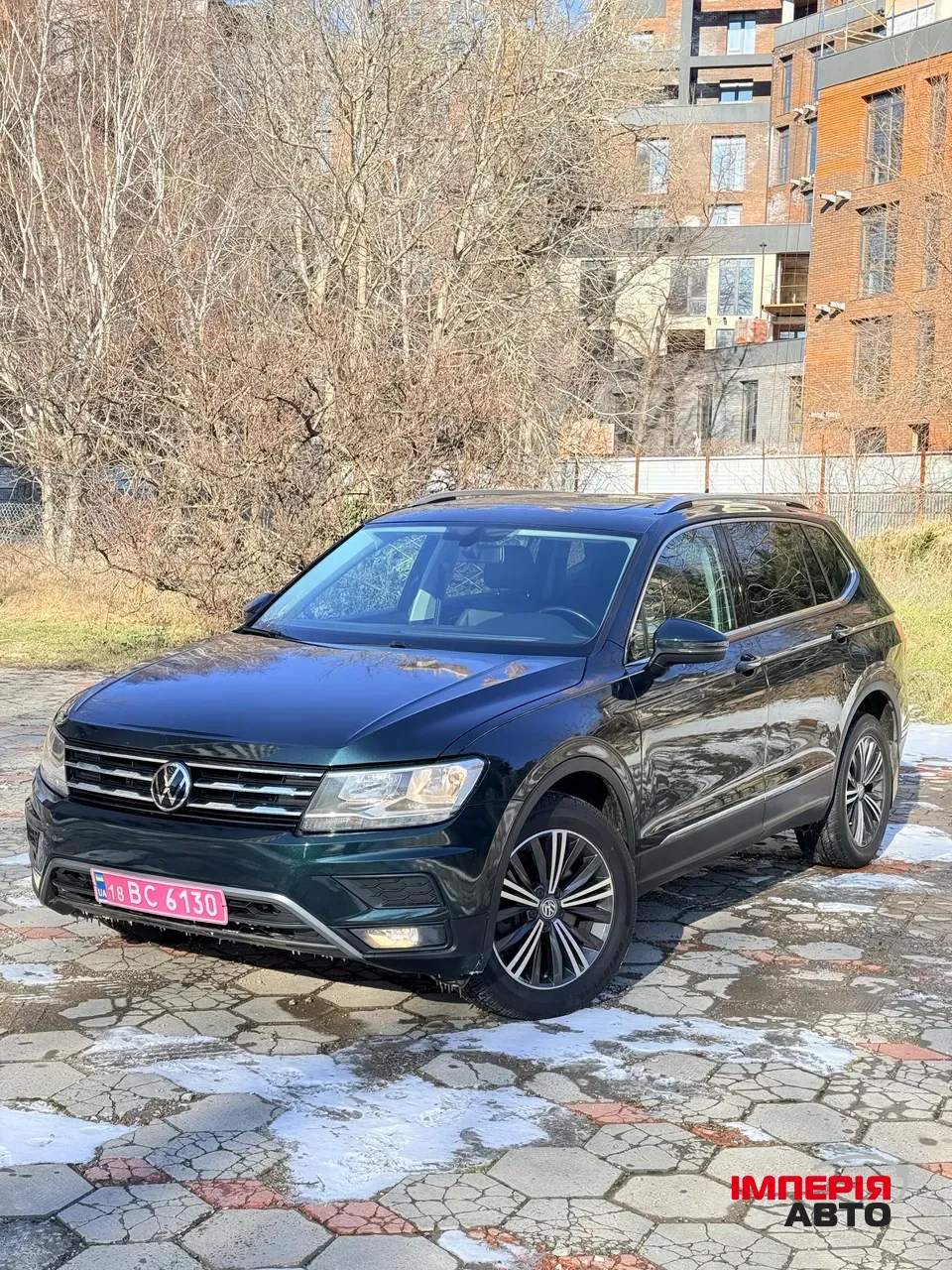 Volkswagen Tiguan - фото 2