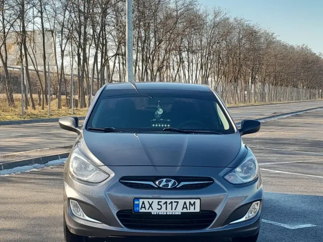 Hyundai Accent - фото 2