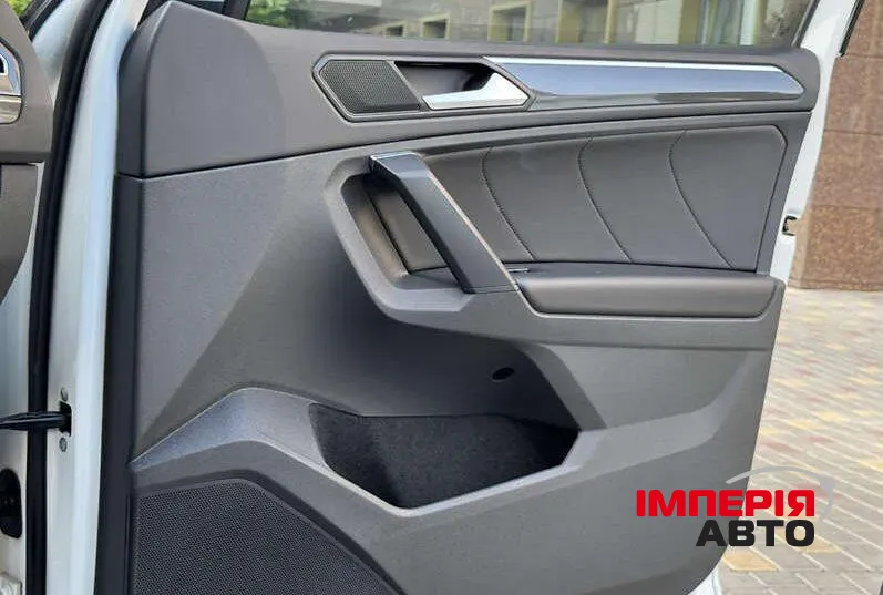 Volkswagen Tiguan - фото 8