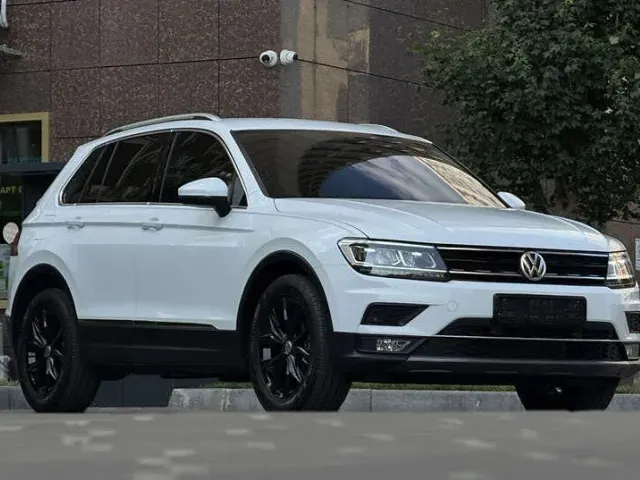 Volkswagen Tiguan - фото 2