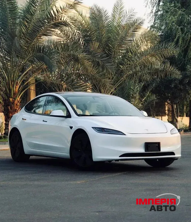 Tesla Model 3 - фото 1