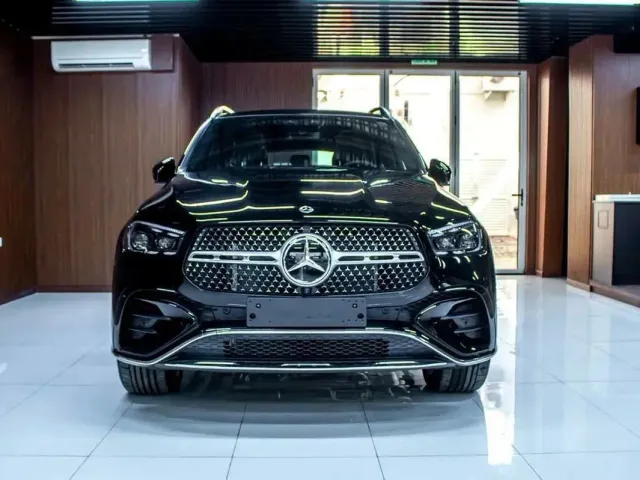 Mercedes-Benz GLE - фото 1