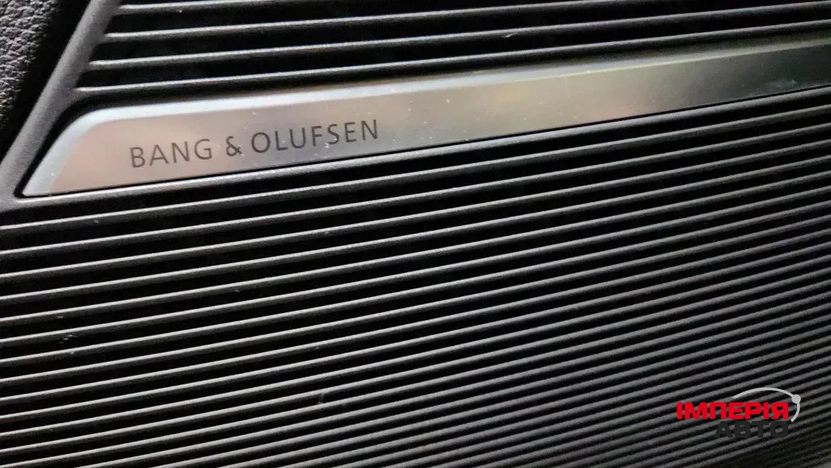 Audi Q7 - фото 16