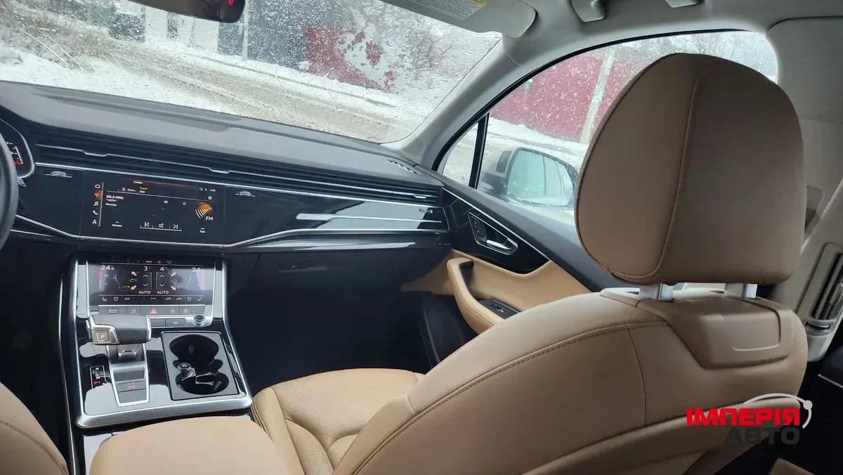 Audi Q7 - фото 9