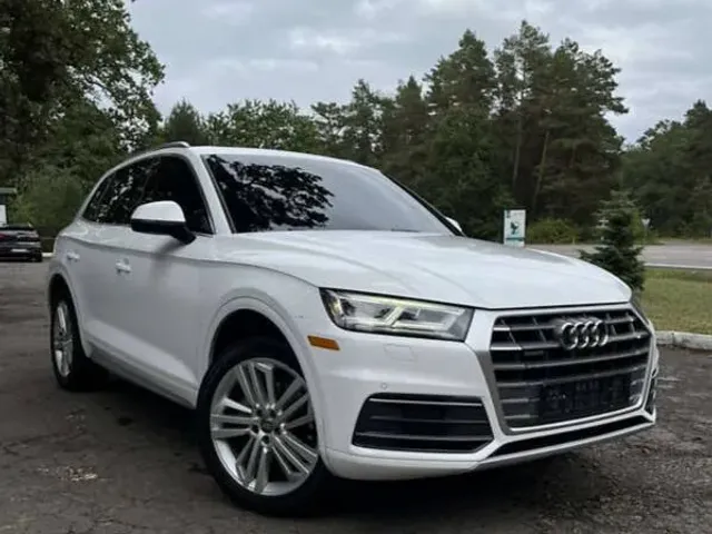 Audi Q5 - фото 1