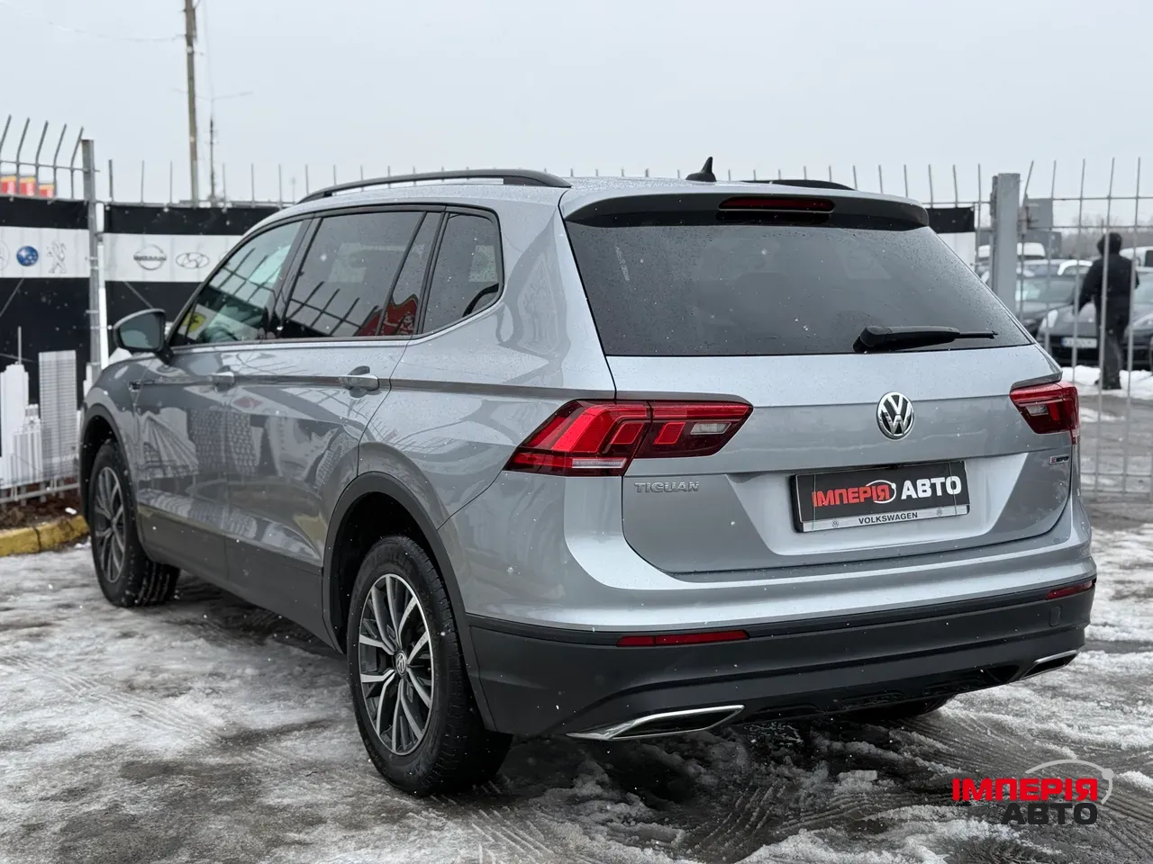 Volkswagen Tiguan - фото 5