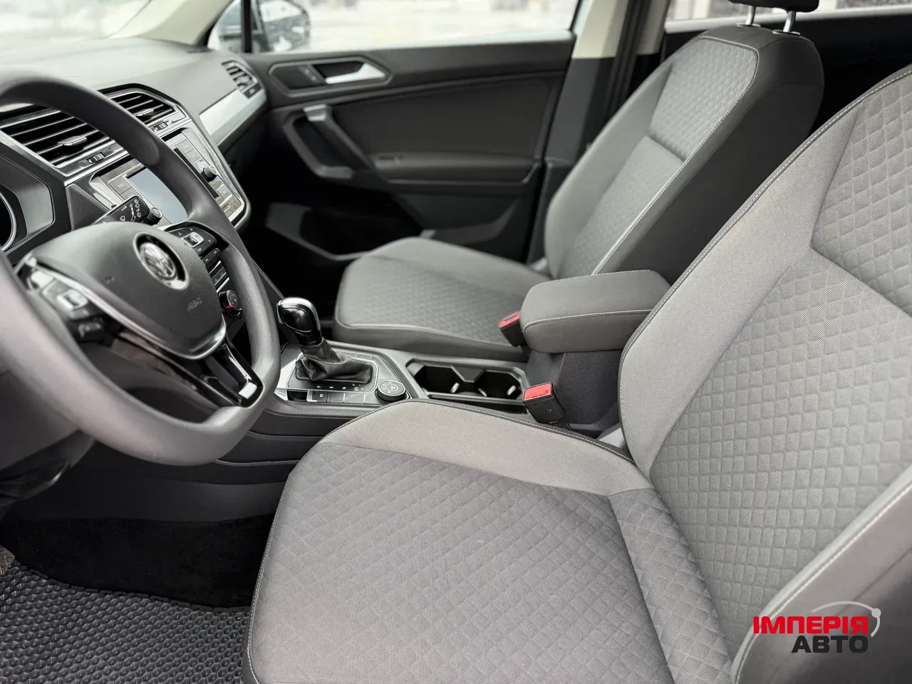 Volkswagen Tiguan - фото 10