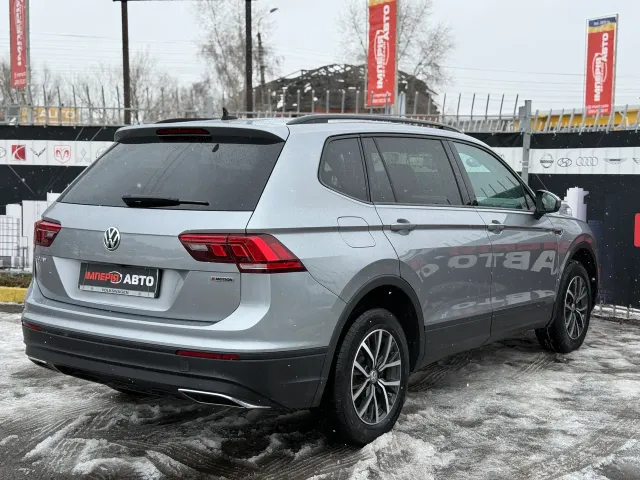 Volkswagen Tiguan - фото 4