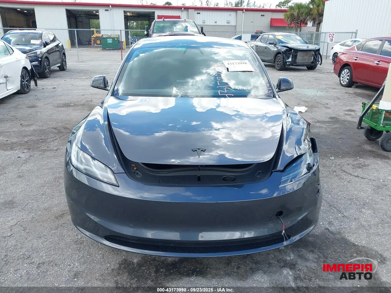 Tesla Model 3 - фото 2