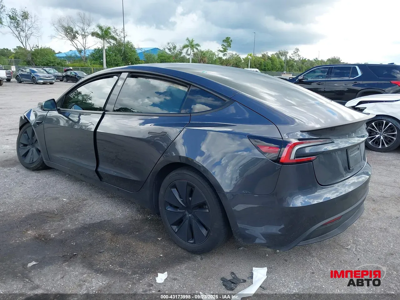 Tesla Model 3 - фото 4