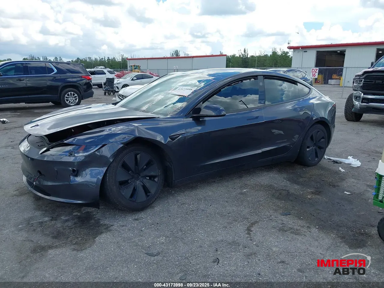 Tesla Model 3 - фото 3