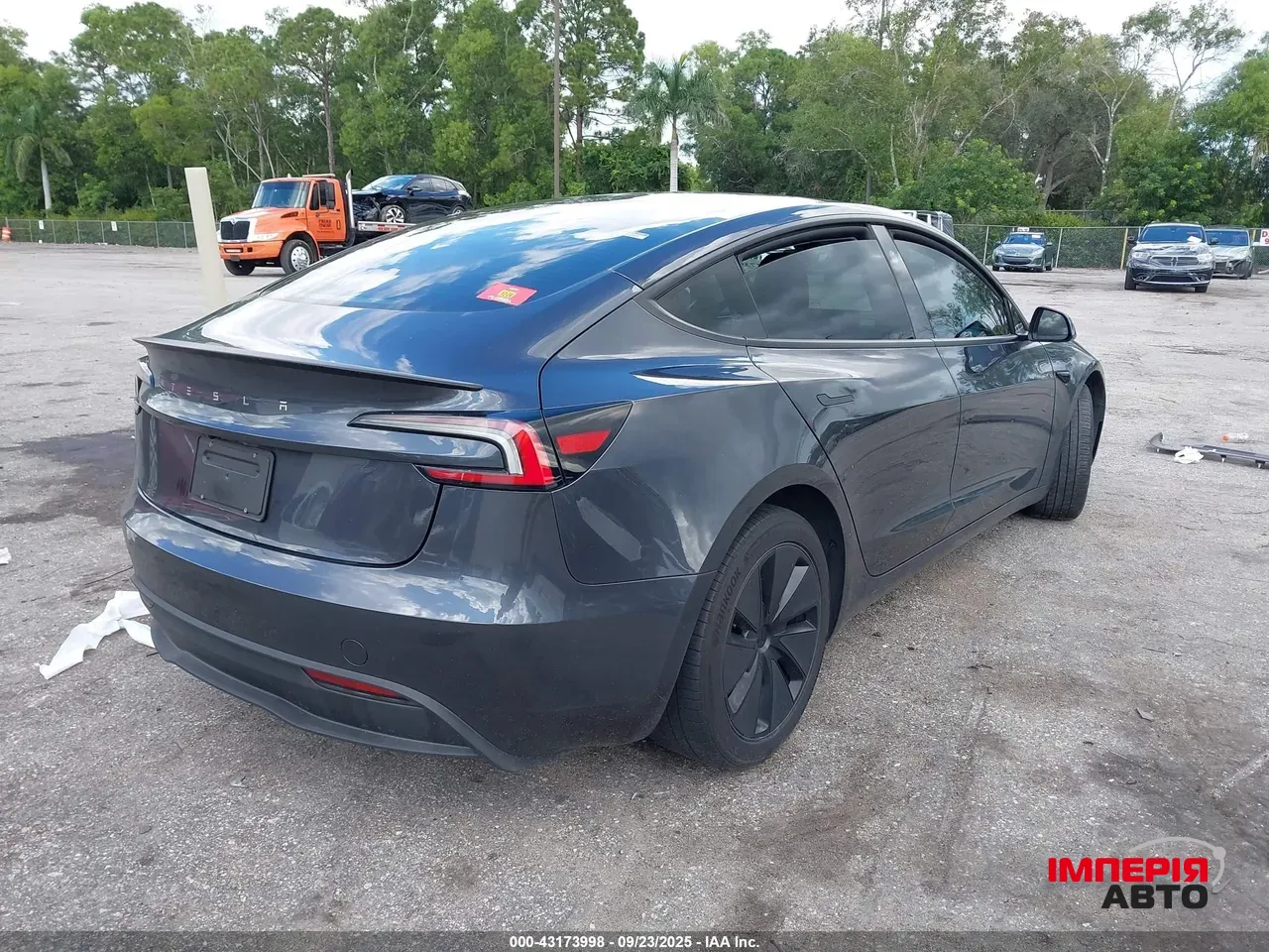 Tesla Model 3 - фото 5