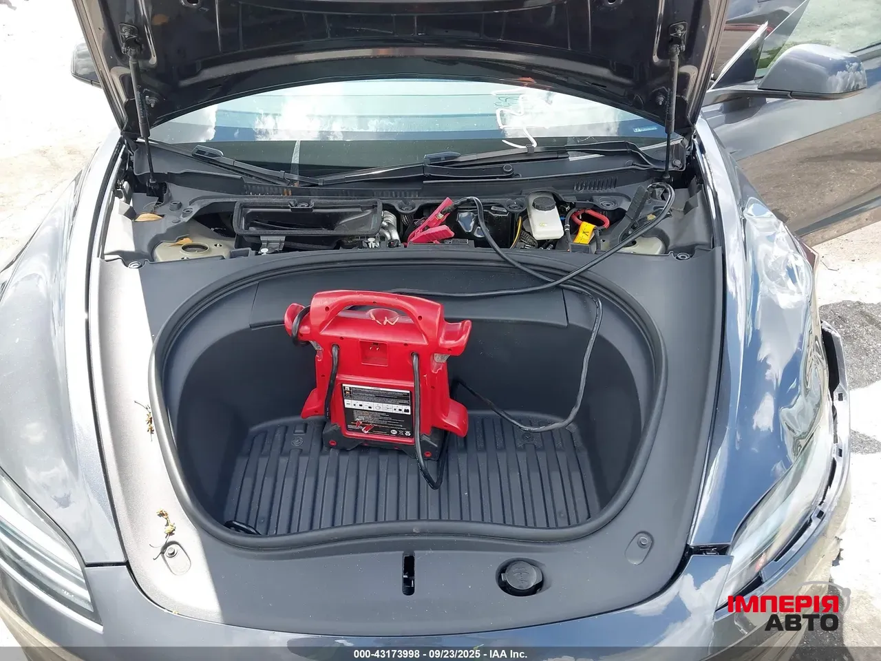 Tesla Model 3 - фото 10