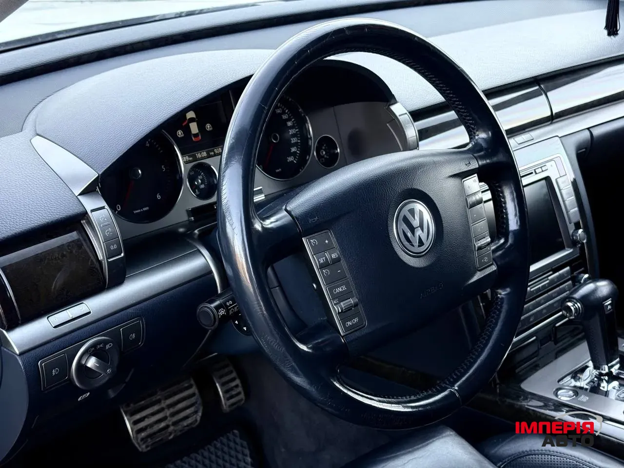 Volkswagen Phaeton - фото 17