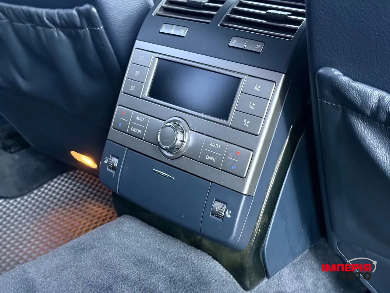 Volkswagen Phaeton - фото 24