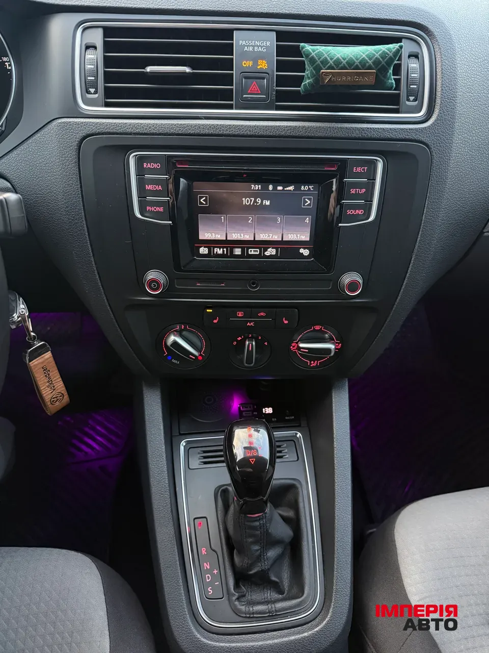 Volkswagen Jetta - фото 7