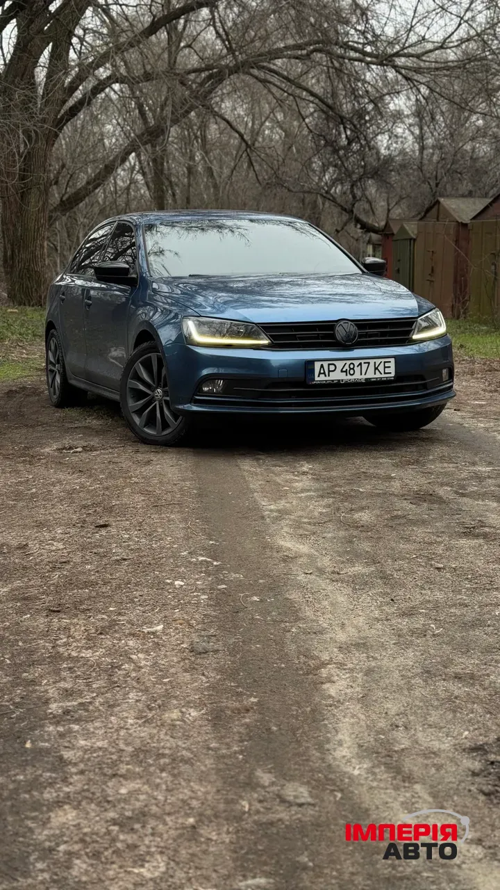 Volkswagen Jetta - фото 1