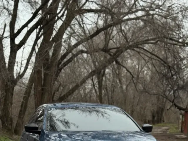 Volkswagen Jetta - фото 2