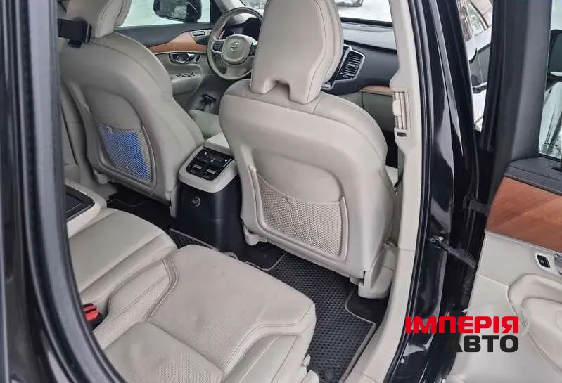 Volvo XC90 - фото 9