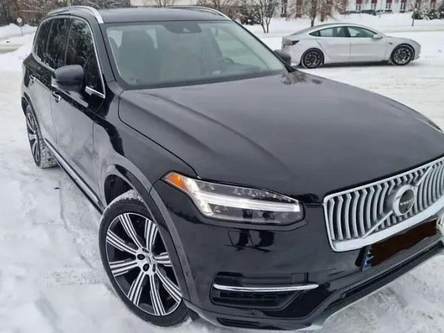 Volvo XC90 - фото 1