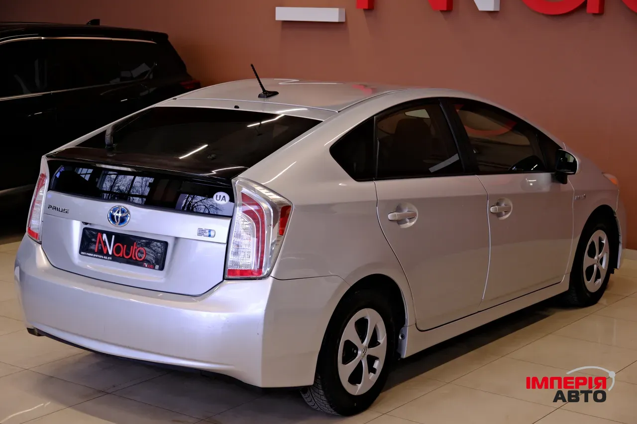 Toyota Prius - фото 5