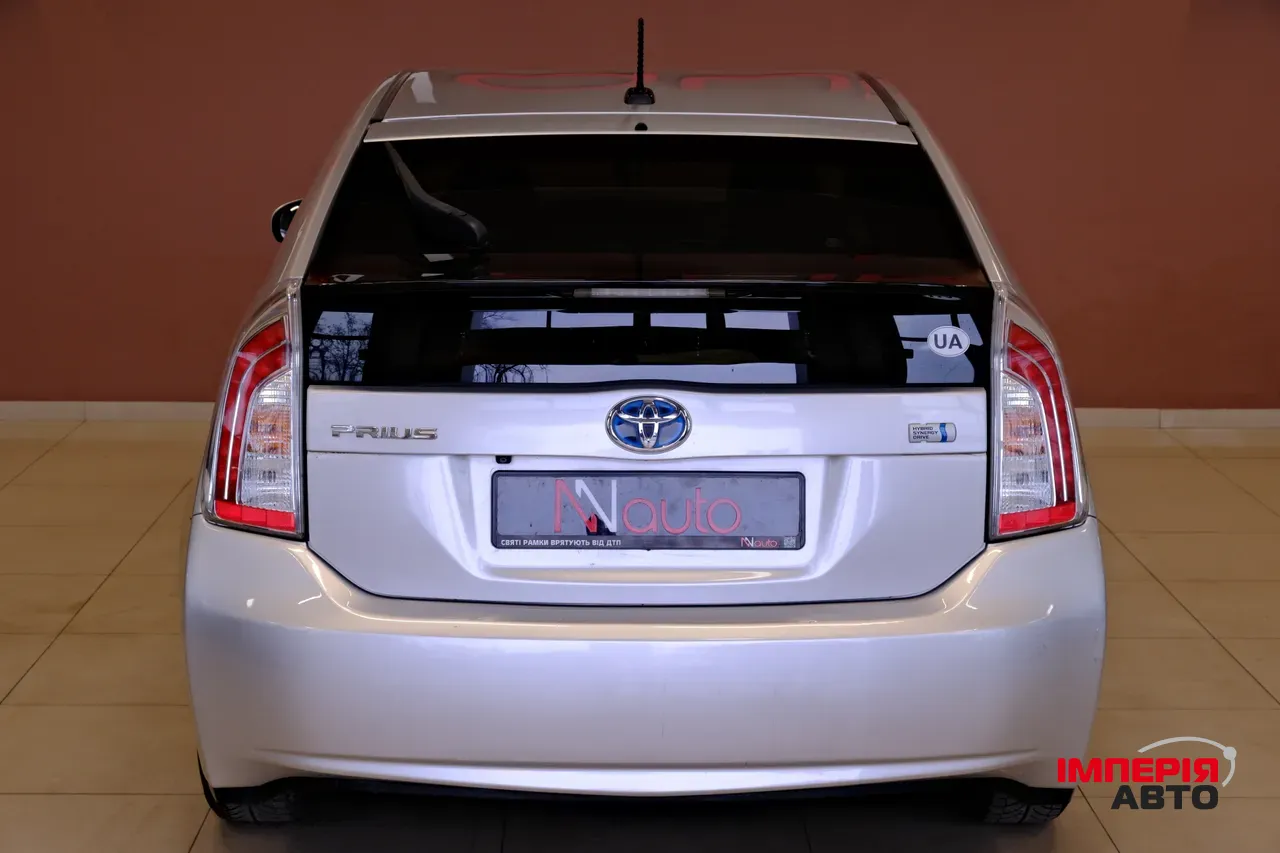 Toyota Prius - фото 6