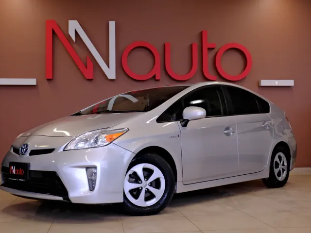 Toyota Prius - фото 1